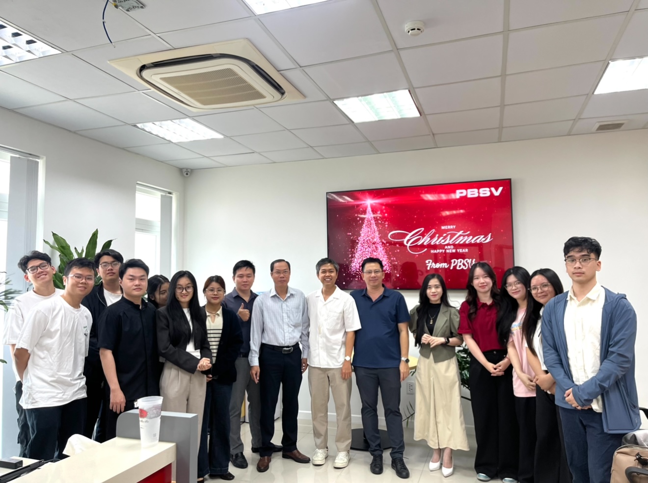 Workshop “Đầu tư trên thị trường chứng khoán” – Hành trang thực tiễn cho sinh viên