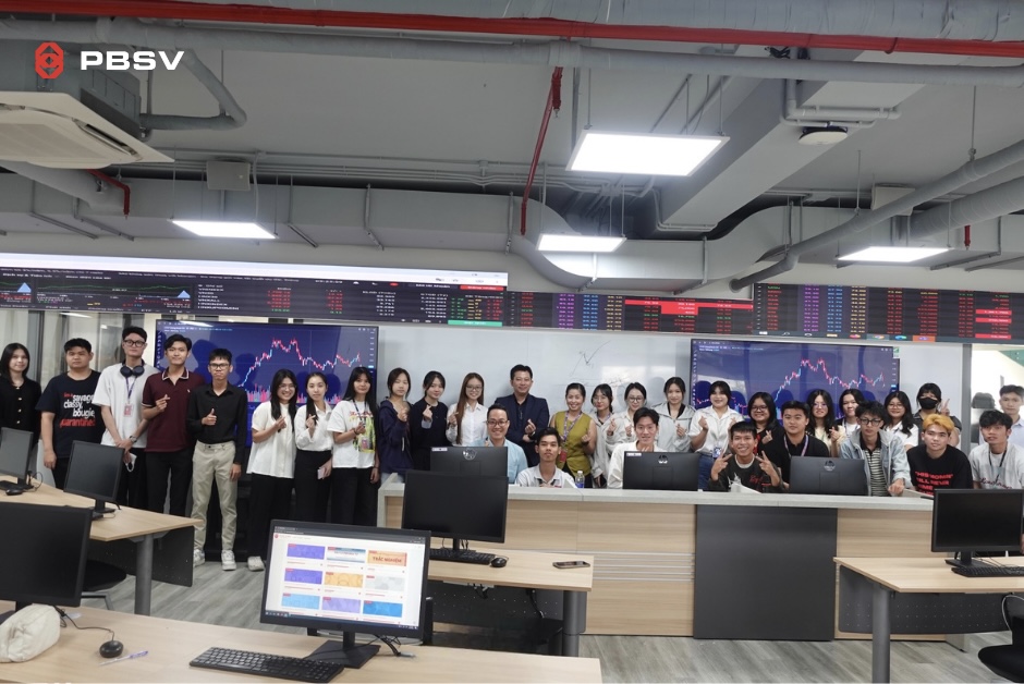 PBSV đồng hành cùng Sinh viên Đại học Văn Lang: Góc nhìn đầu tư trên thị trường Chứng khoán – Vàng – Forex